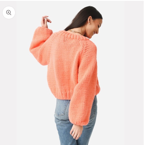 GOGO Women’s Ski Sweater - Picture 4 of 6